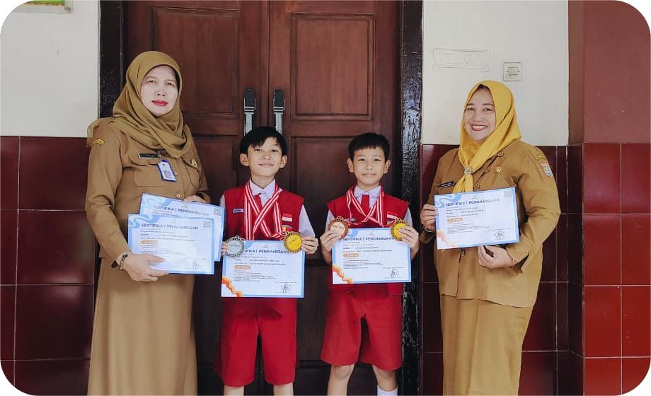 Selamat ananda Antariksa(Ata) kelas 4A dan Fillio kelas 5B